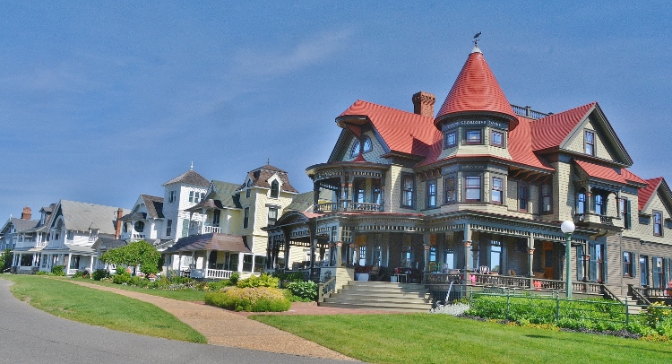 around Oak Bluffs